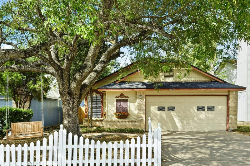 14421 Robert I Walker Blvd — exterior