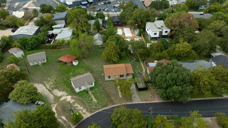 4906 Lynndale Dr — exterior