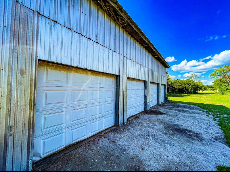 144 Old Bastrop Rd — exterior