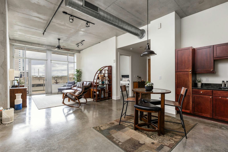 800 W 5th St #507 — exterior