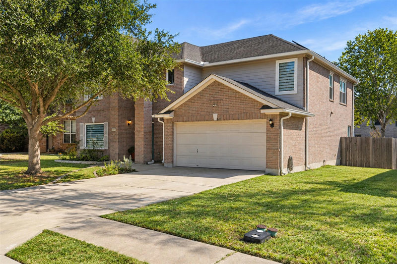 807 Yellowstone Dr — exterior