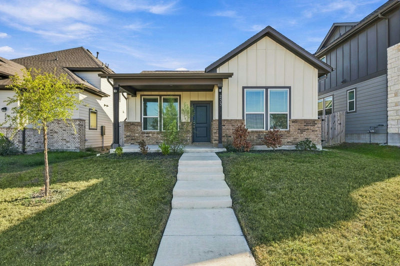 233 Porter Country Pkwy — exterior