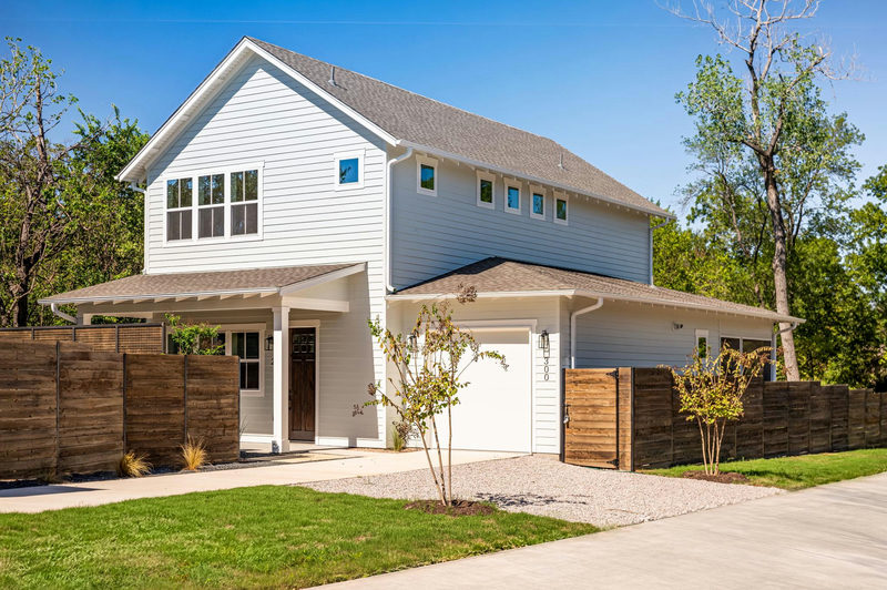 300 W Mockingbird Ln #2 — exterior