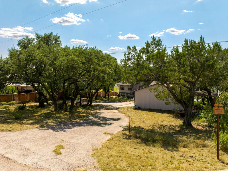 19625 Lakehurst Loop — exterior