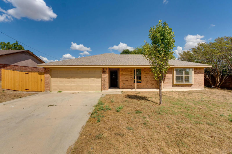 117 E Blancas Dr — exterior