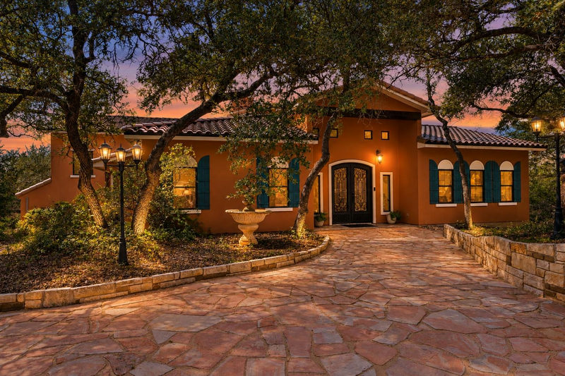 653 Saddleridge Dr — exterior
