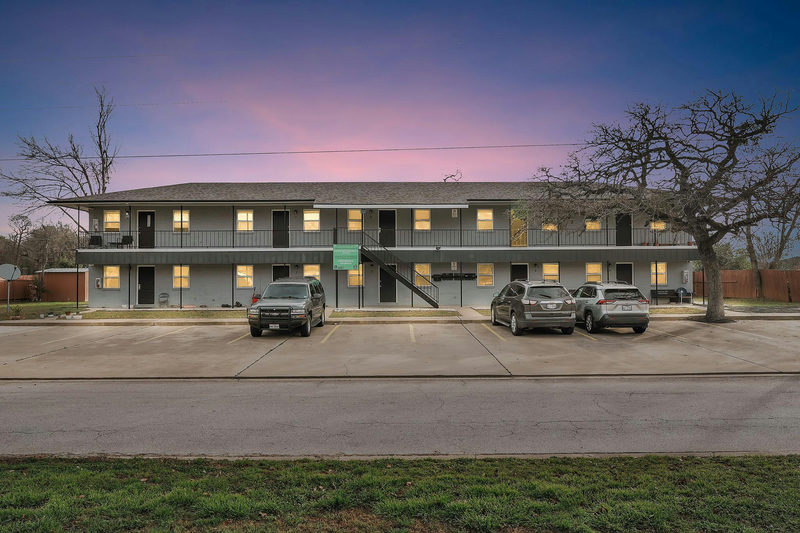 306 Calhoun Dr — exterior