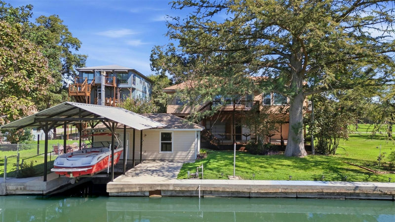 124 Lakeside Dr — exterior
