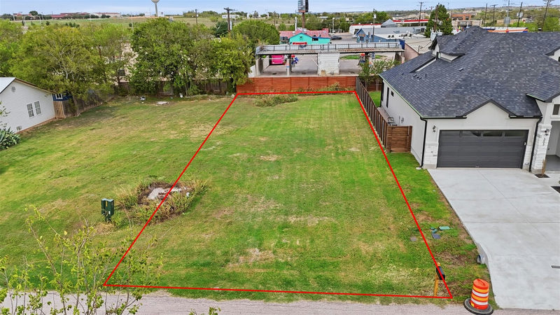 305 W Lane Ave — exterior
