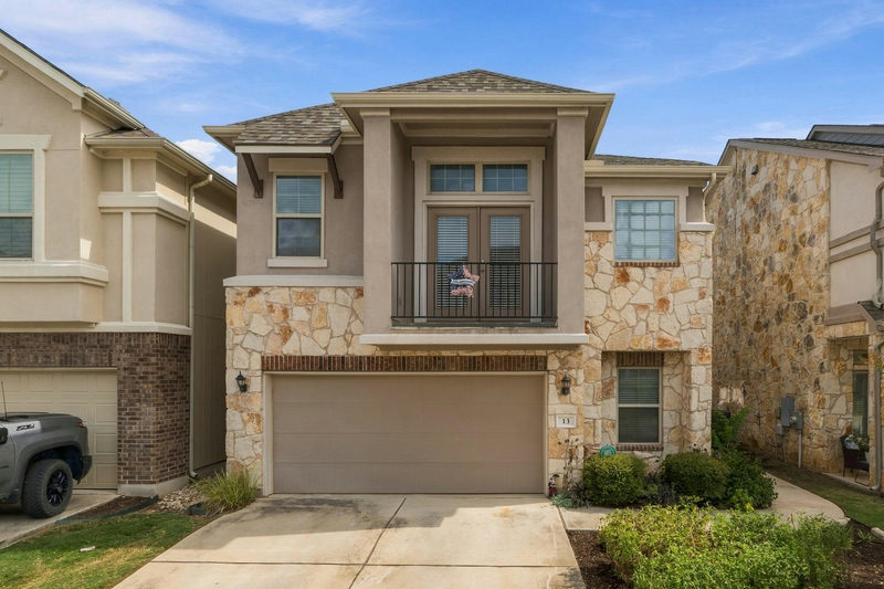 2105 Town Centre Dr #13 — exterior
