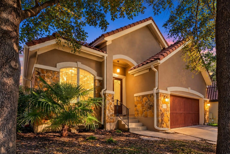 12208 Fairway Cv — exterior