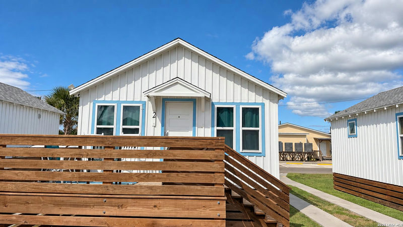340 N Alister St #2 — exterior