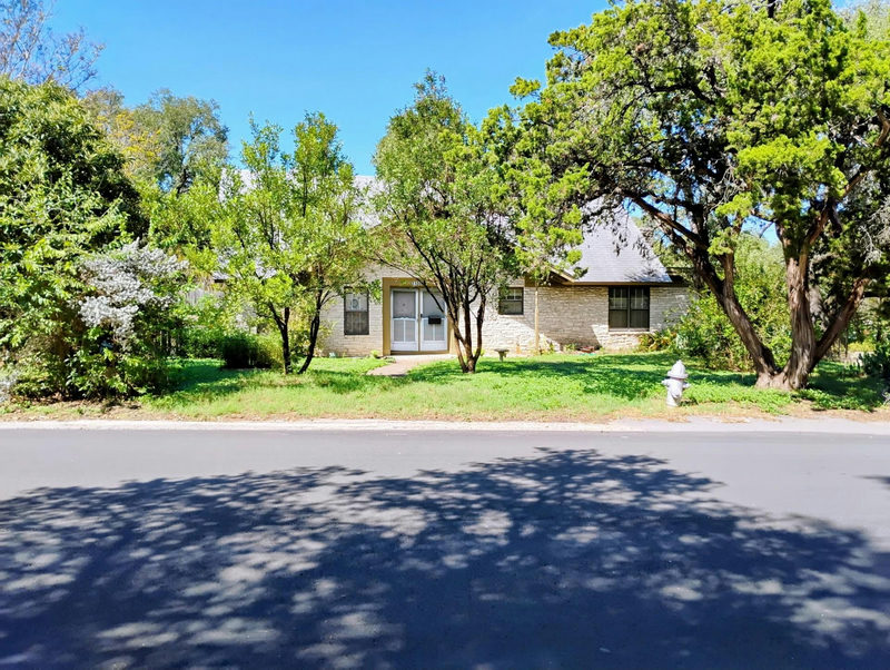 3100 Clawson Rd — exterior