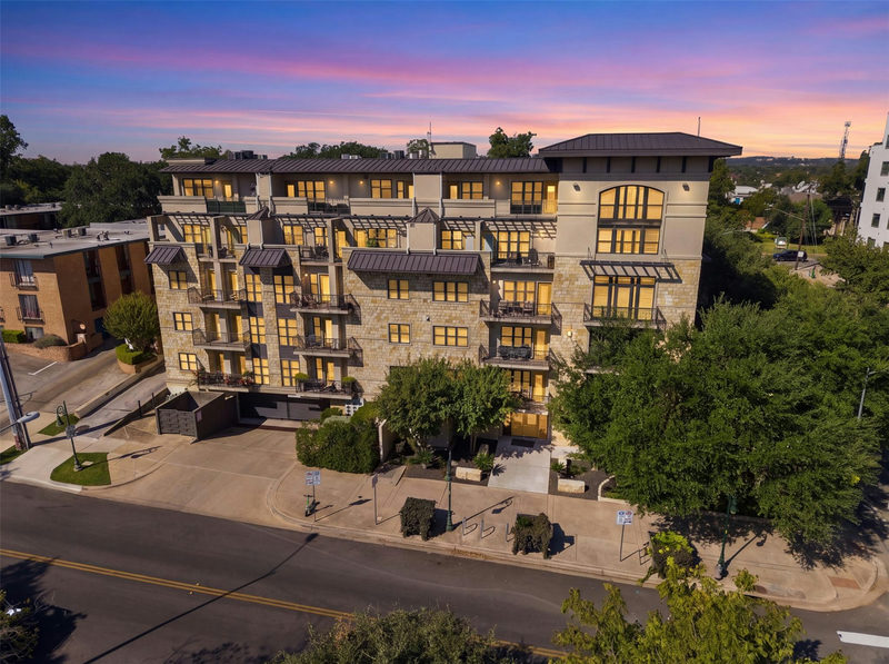 1812 West Ave #106 — exterior