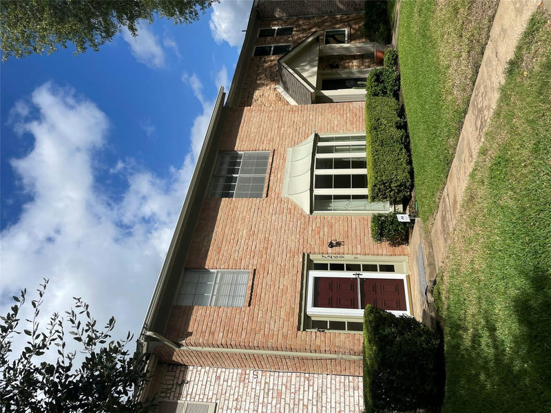 7269 Creekside Dr — exterior