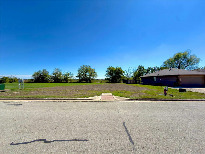 434 Thunderstorm Ave — exterior