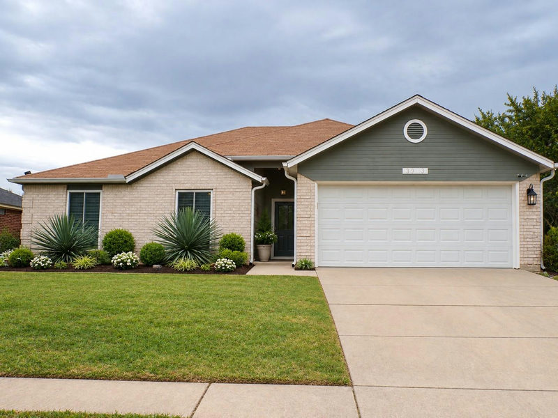 3903 Water Oak Dr — exterior