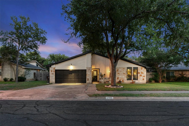 1705 Wild Horse Ln — exterior