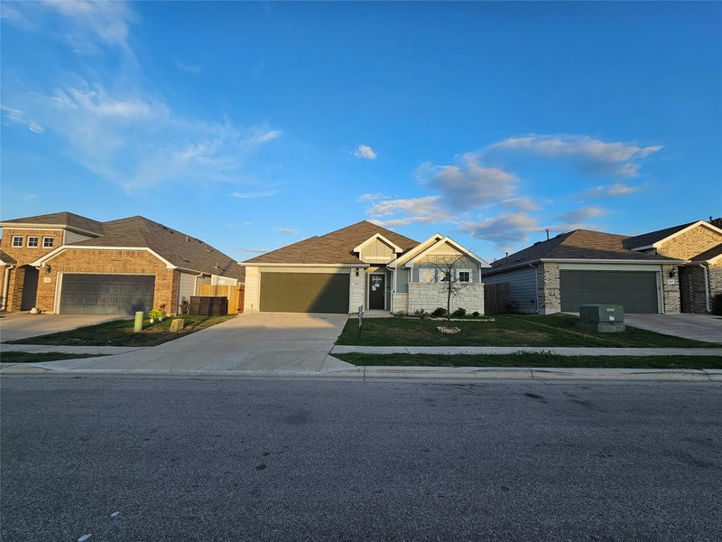 7413 Grenadine Bloom Bnd — exterior