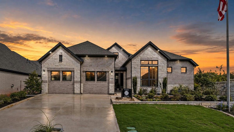 216 Firethorn Cv — exterior