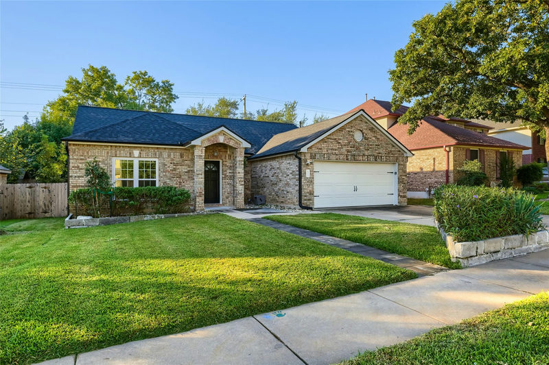 2223 Mockingbird Dr — exterior