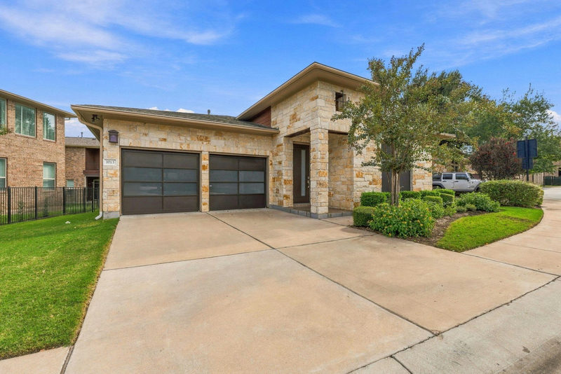 1013 Sue Ann Rose Dr — exterior