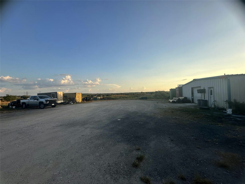 5915 Old Lockhart Hwy — exterior