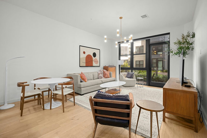 800 Embassy Dr #124 — exterior