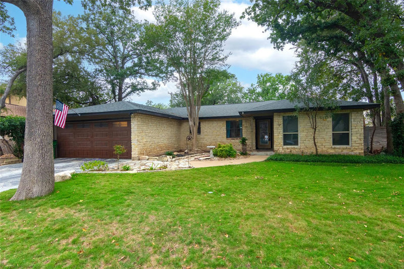 1810 Hermitage Dr — exterior