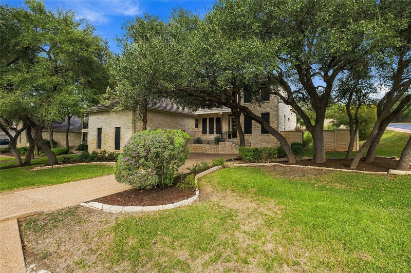 2 WATERFALL Dr