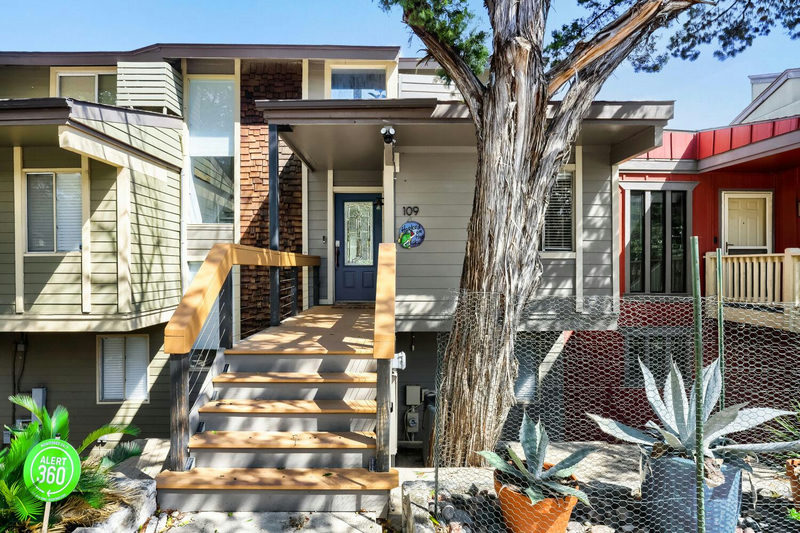 109 Comanche Pt — exterior