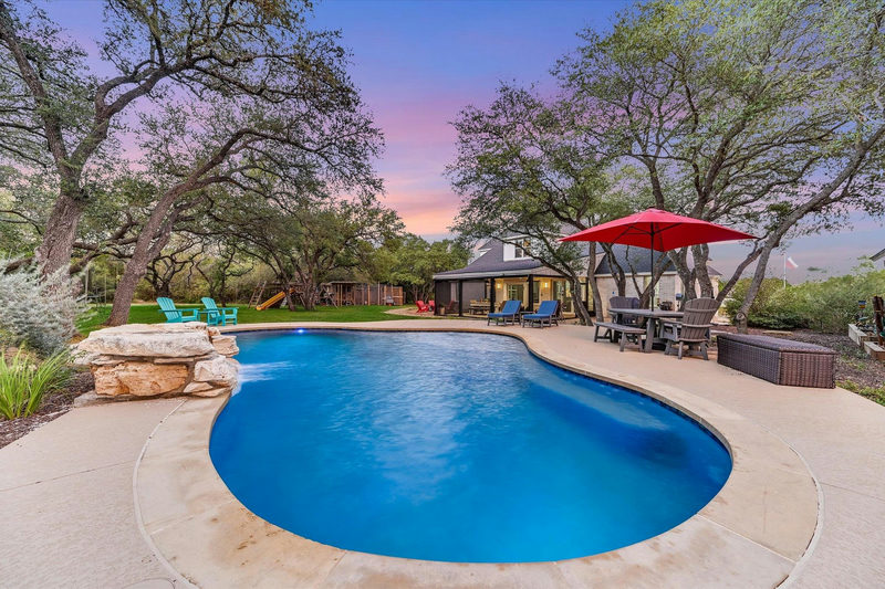 1196 W Bartlett Dr — exterior