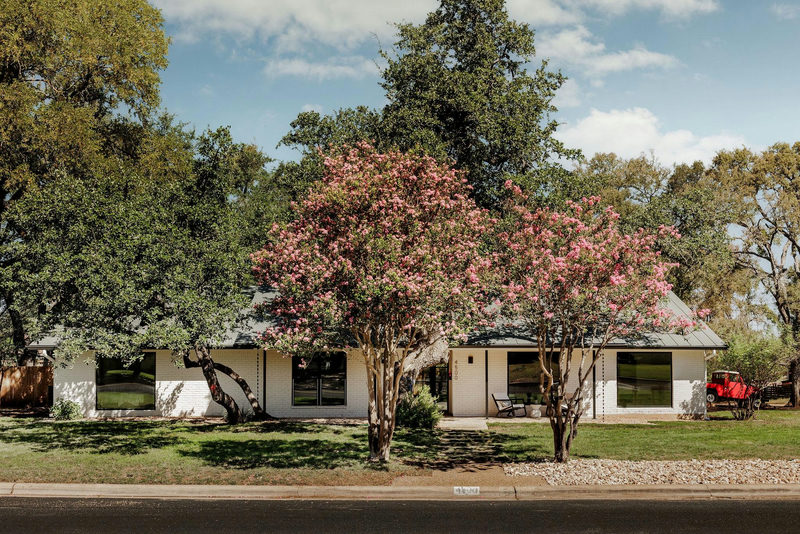 4500 Greystone Dr — exterior