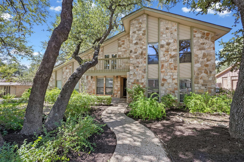 11306 Pickfair Dr — exterior