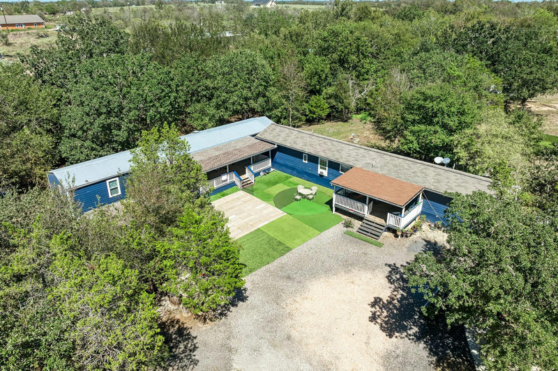 181 Waugh Way — exterior