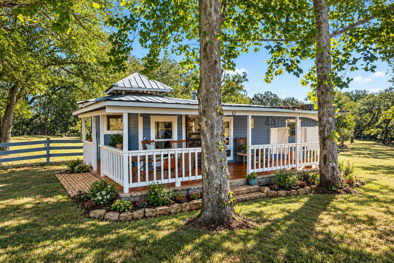 327 Walnut Creek Rd — exterior