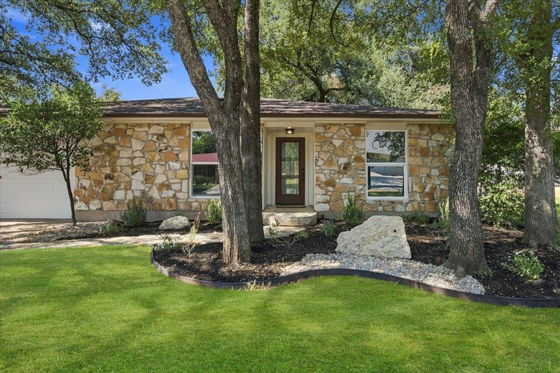 12006 Trianon Ln — exterior