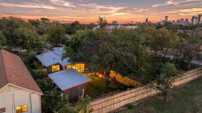 3504 West Ave — exterior