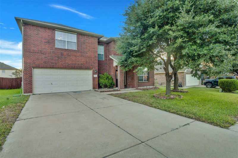 917 Abbeyglen Castle Dr — exterior