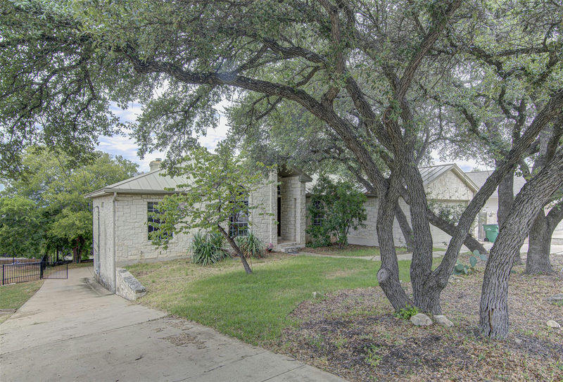 5006 Thunderbird St — exterior