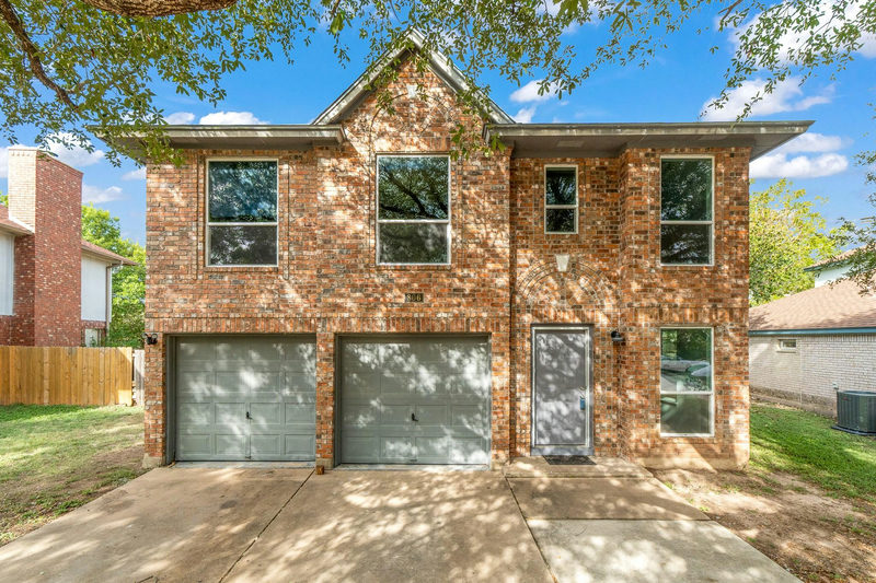 806 Cactus Bend Dr — exterior