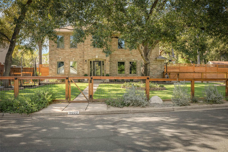 8022 Doe Meadow Dr — exterior