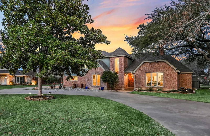 1801 Sun Lake — exterior
