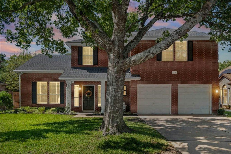 305 N Rainbow Bridge Dr — exterior