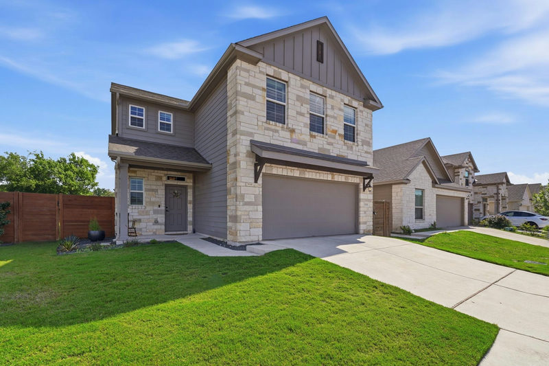 928 Falkland Trce — exterior