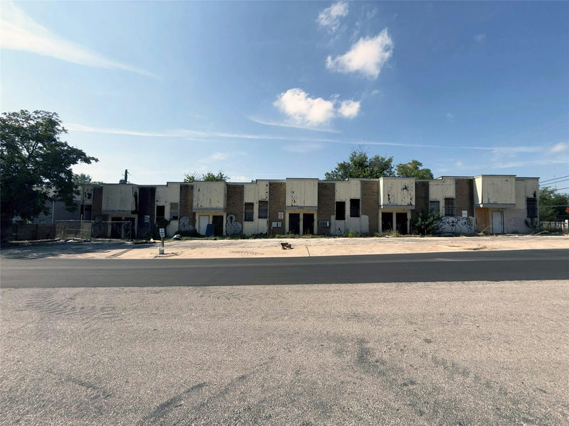 2901 Sweeney Ln — exterior