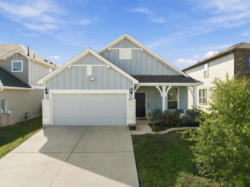 121 English Oak St