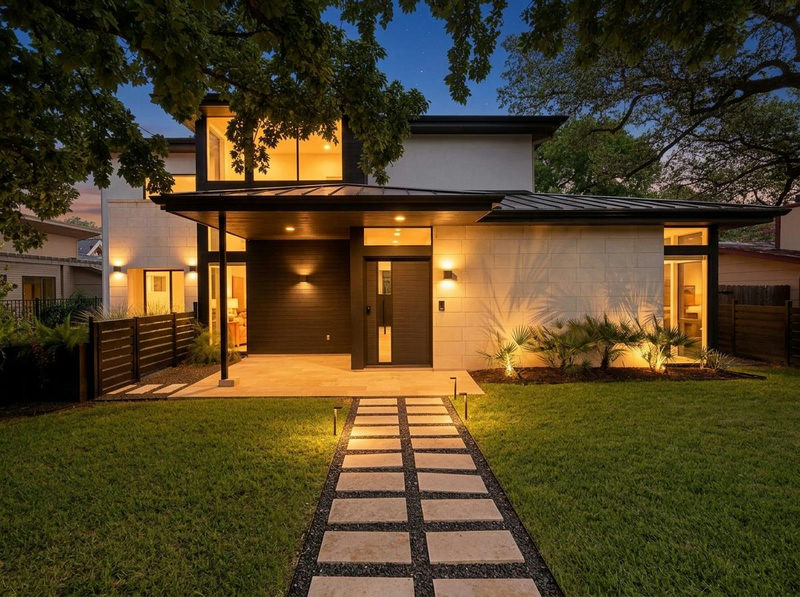 3704 Bonnie Rd — exterior
