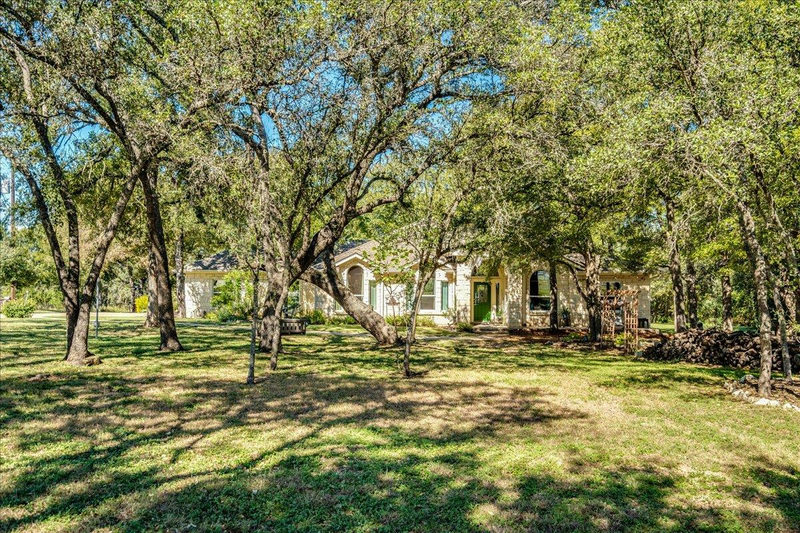 111 N Showhorse Dr — exterior