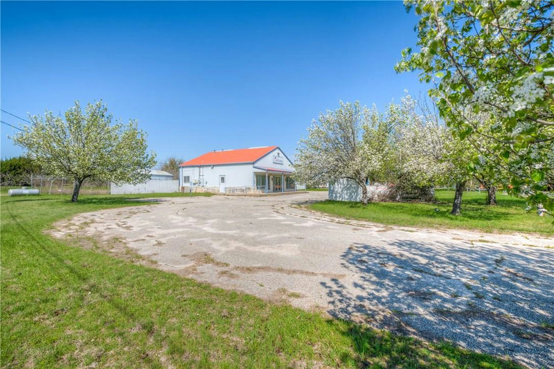 2100 Old Airport Rd — exterior